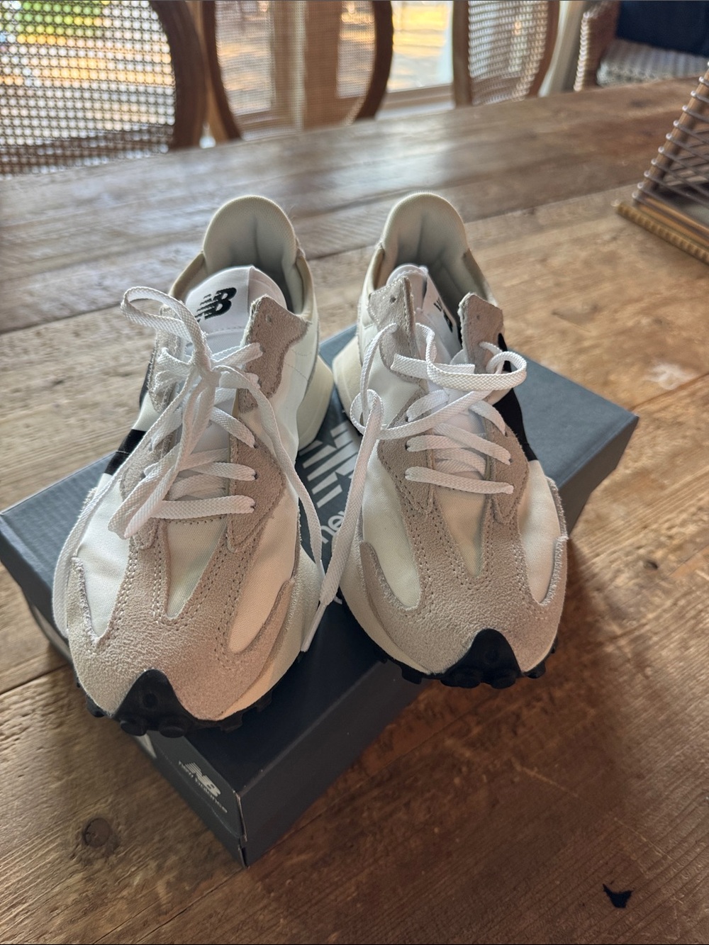 Like new New Balance 327 sneakers size 6 1/2